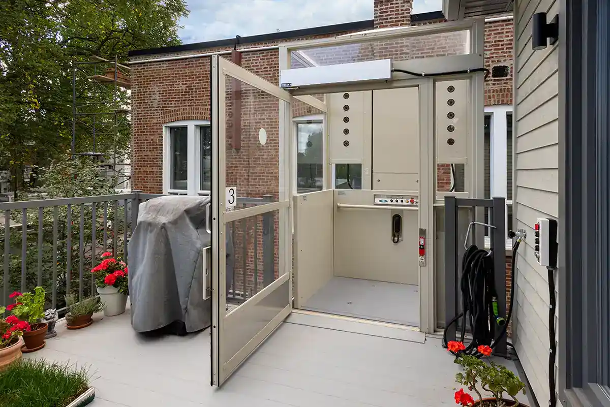 Residential-Wheelchair-lift-Enclosure-with-open-door